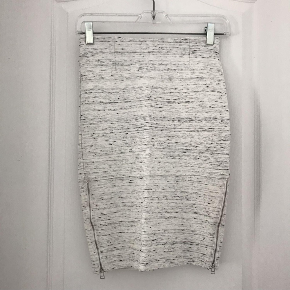 WILFRED by ARITZIA | High Rise Pencil Skirt - Picture 2 of 4